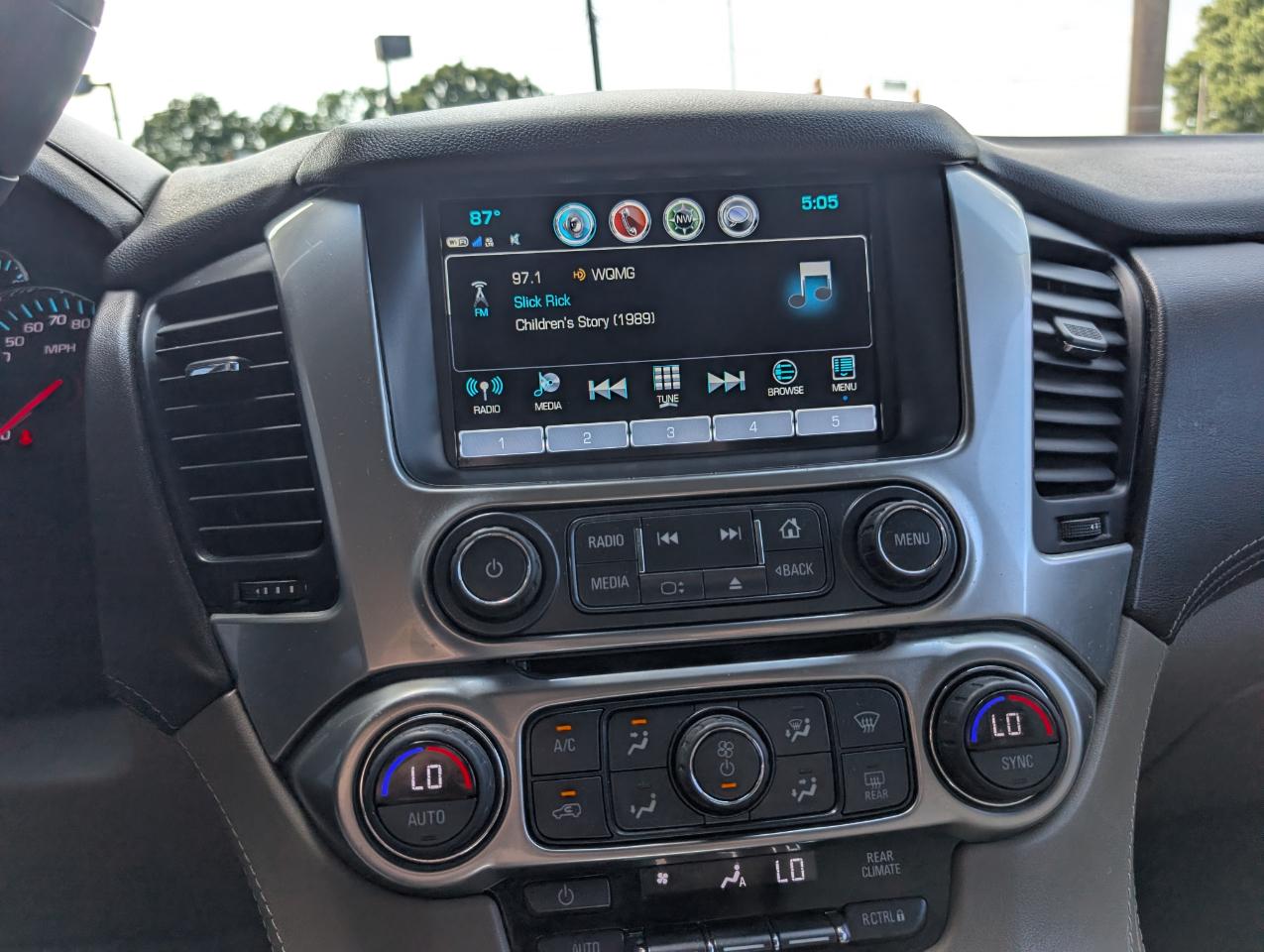 Chevrolet Suburban LS 2018