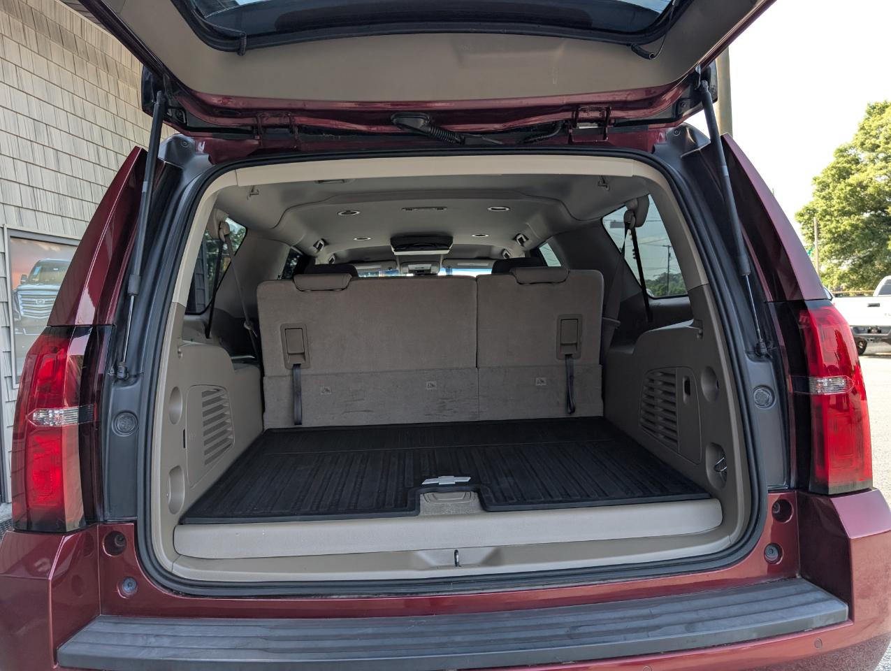 Chevrolet Suburban LS 2018