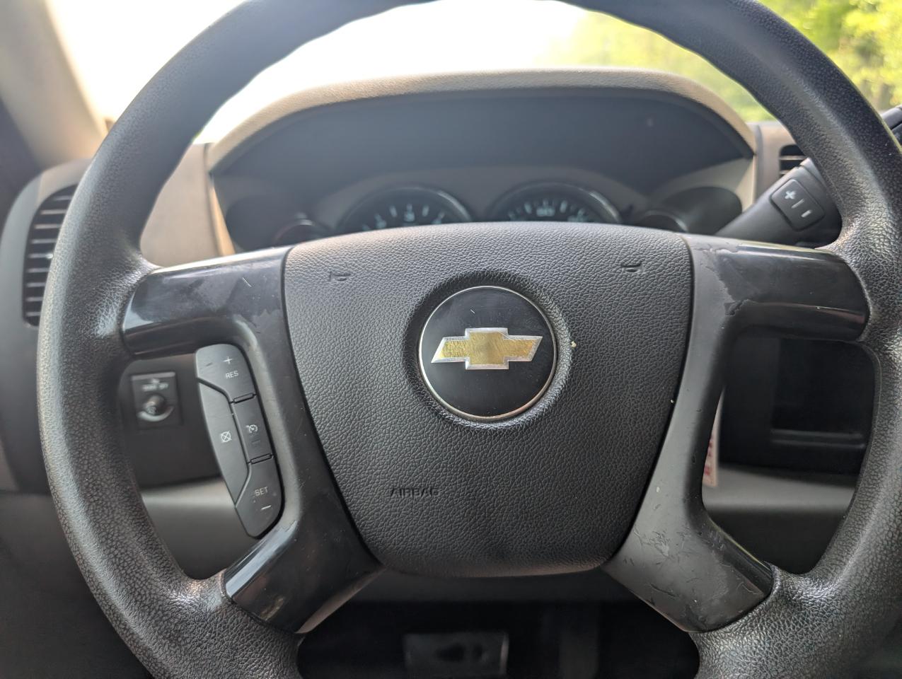 Chevrolet Silverado 3500HD Work Truck Crew Cab 4WD 2013