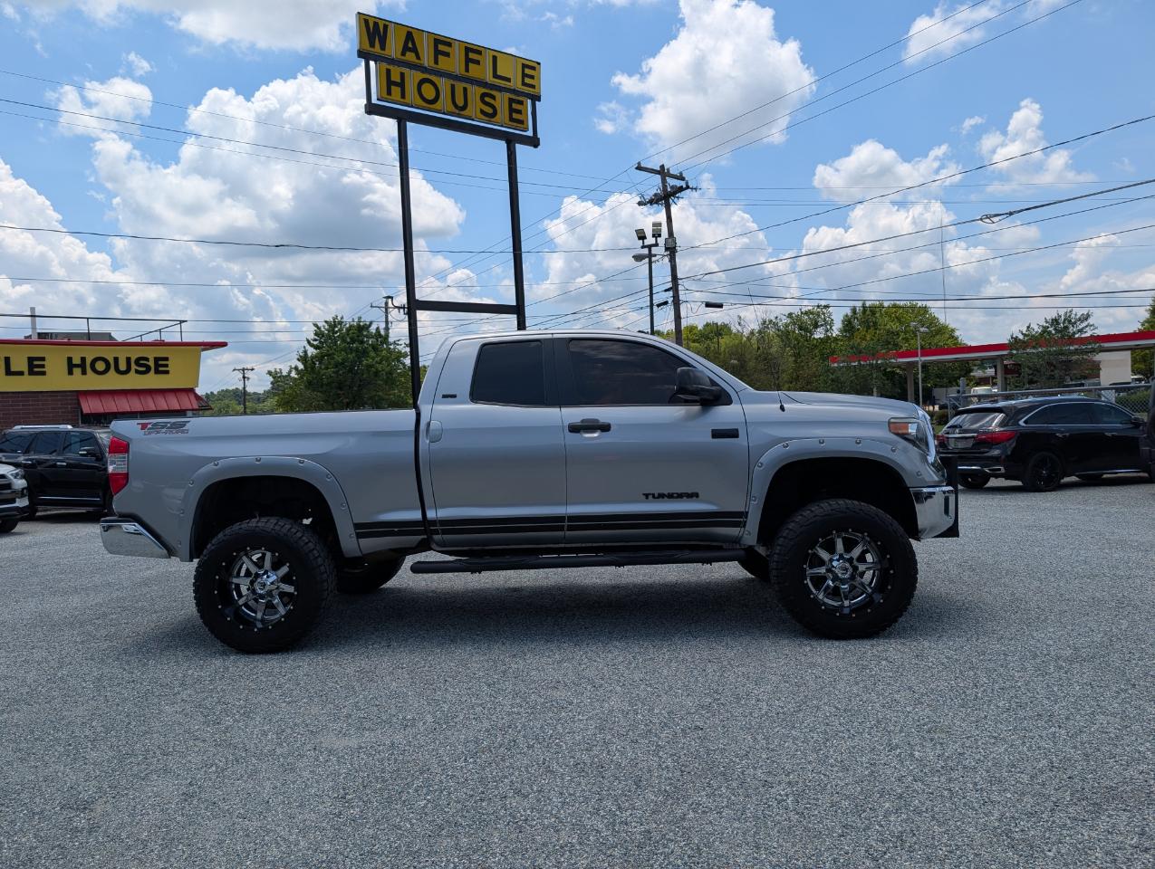 Toyota Tundra 4WD  2019