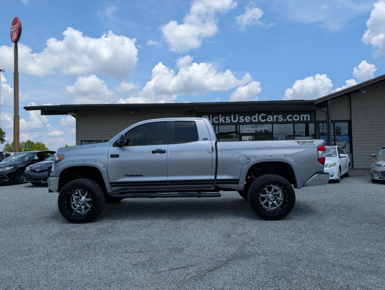 Toyota Tundra 4WD  2019