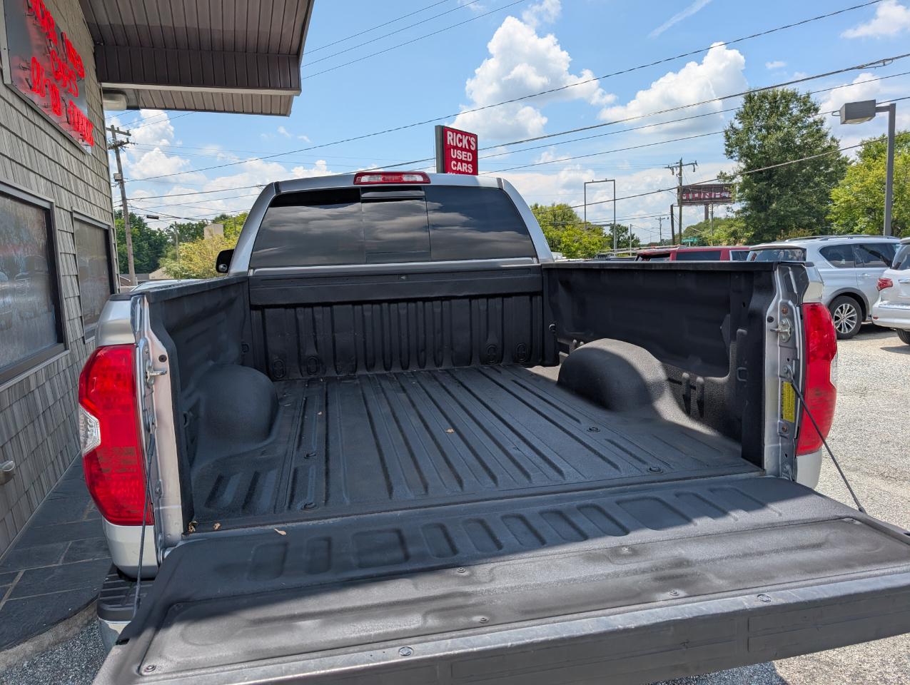 Toyota Tundra 4WD  2019