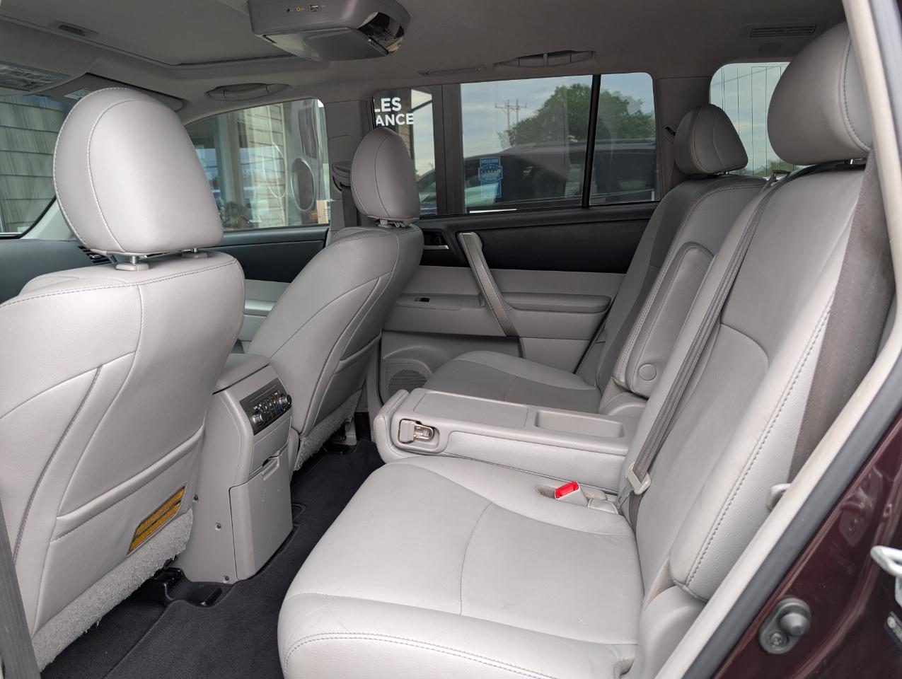 Toyota Highlander  2012
