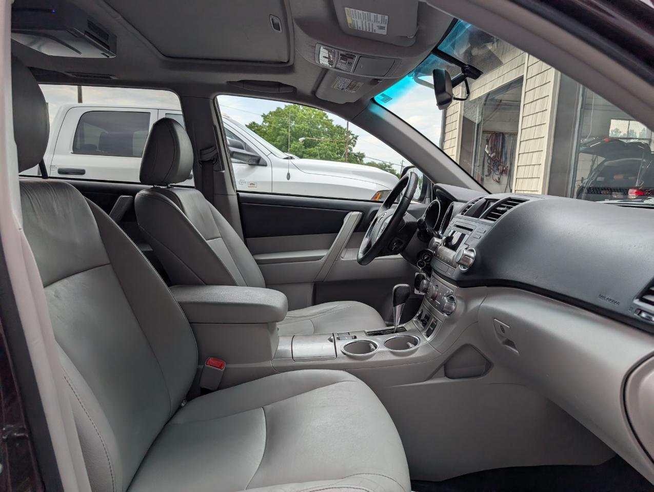 Toyota Highlander  2012
