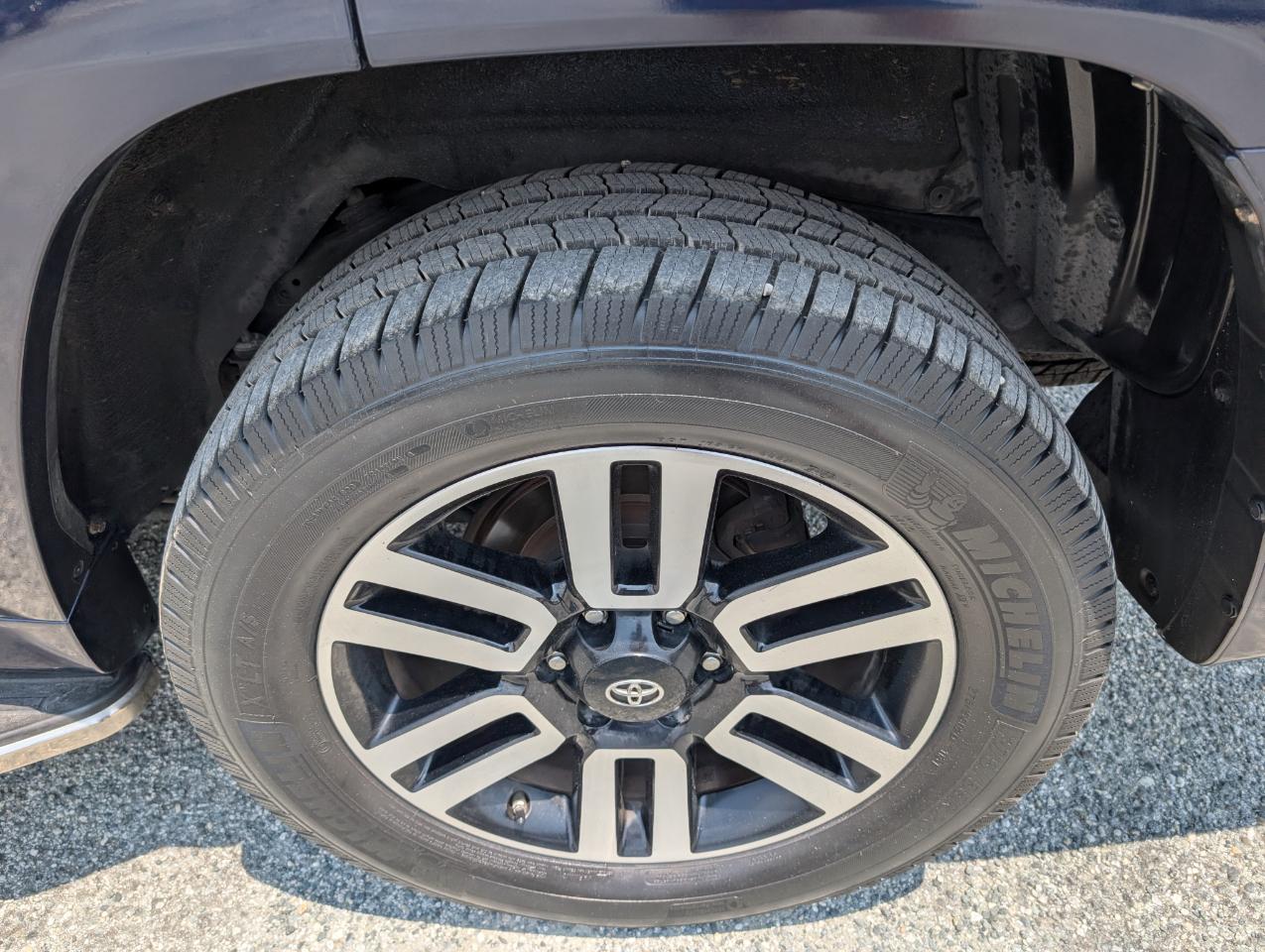 Toyota 4Runner Limited 4WD 2014