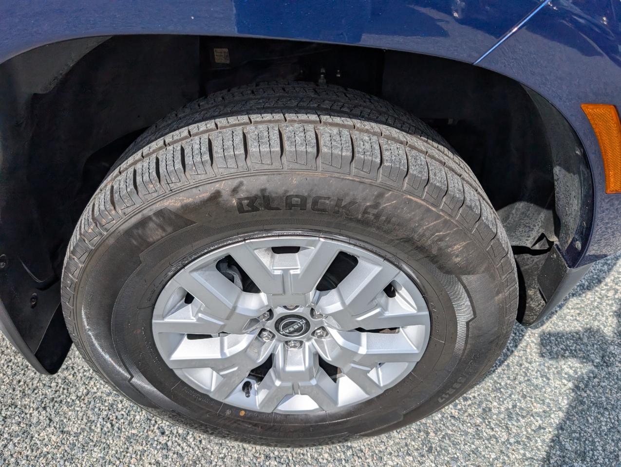 Nissan Frontier SV Crew Cab 4WD 2022