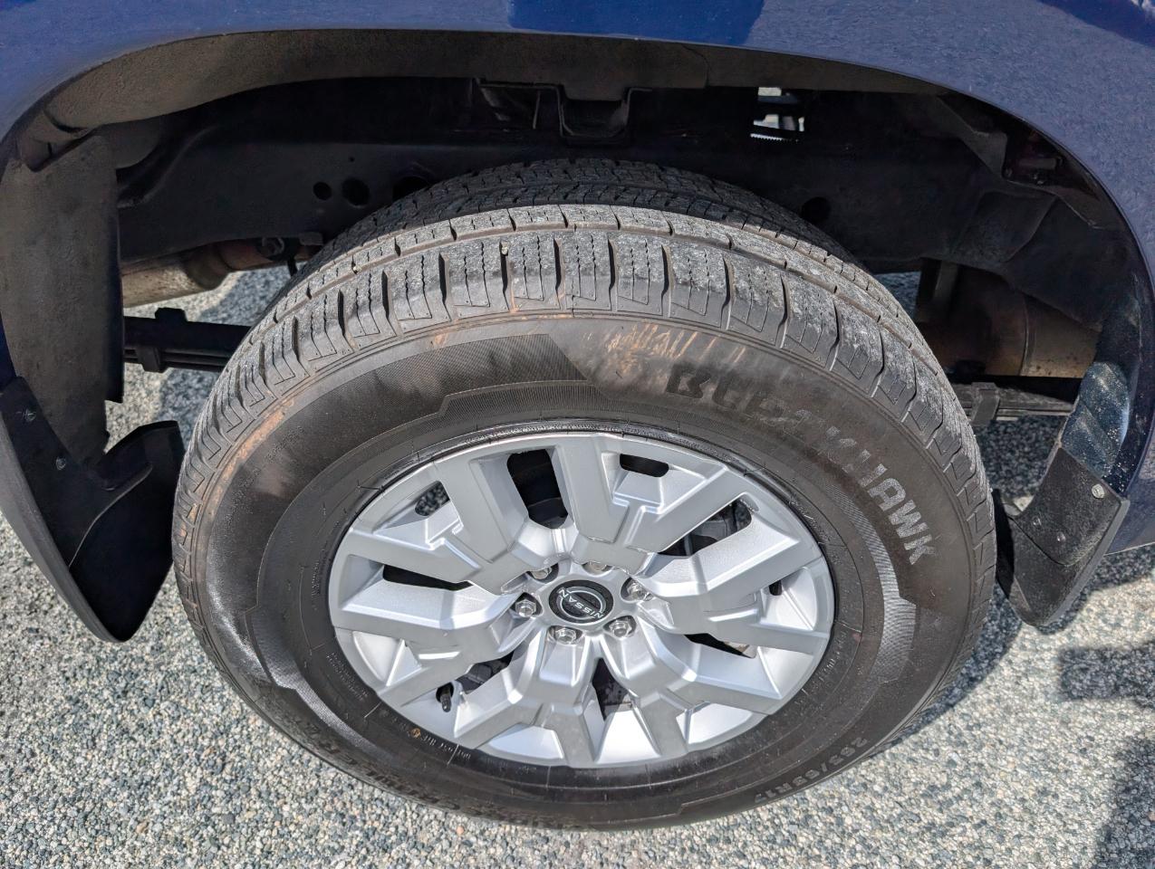 Nissan Frontier SV Crew Cab 4WD 2022