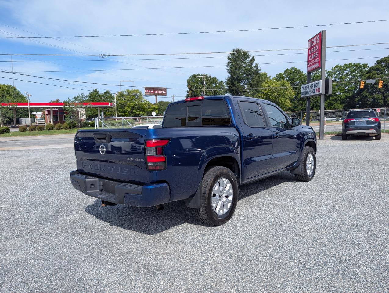Nissan Frontier SV Crew Cab 4WD 2022