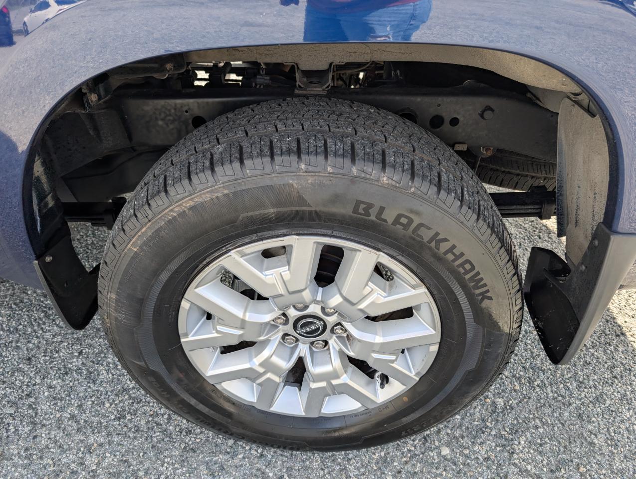 Nissan Frontier SV Crew Cab 4WD 2022
