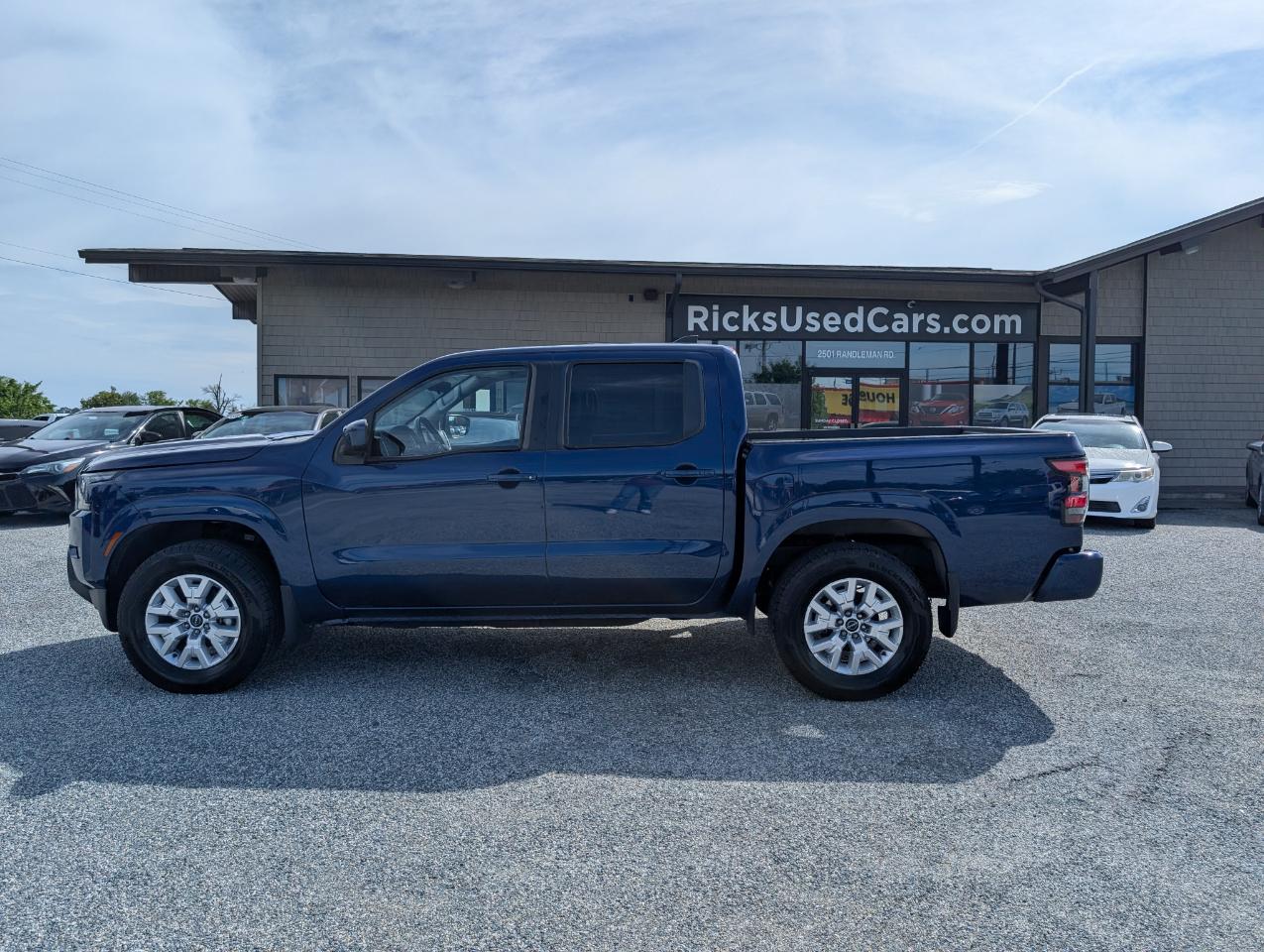 Nissan Frontier SV Crew Cab 4WD 2022