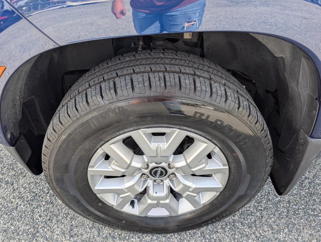 Nissan Frontier SV Crew Cab 4WD 2022
