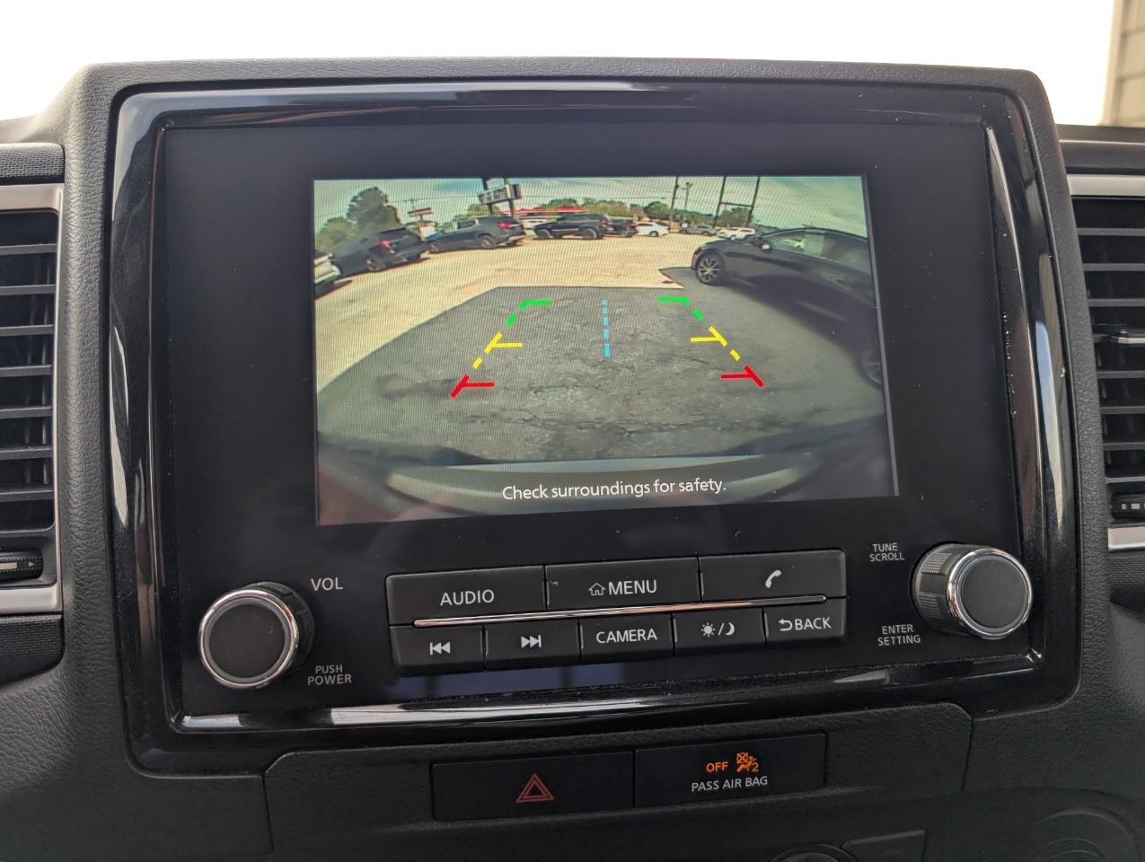 Nissan Frontier SV Crew Cab 4WD 2022