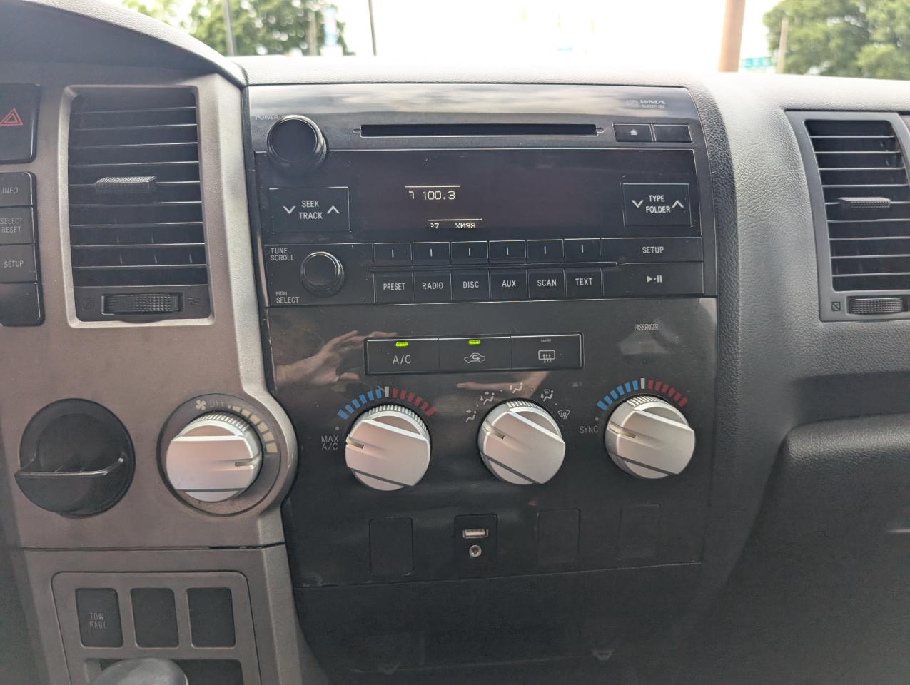 Toyota Tundra  2013
