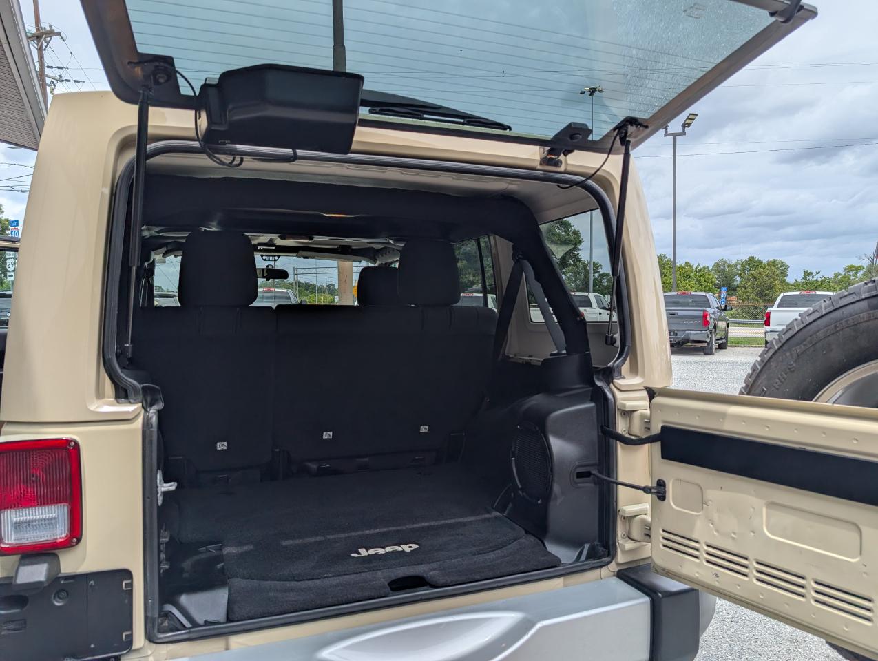 Jeep Wrangler Unlimited  2012