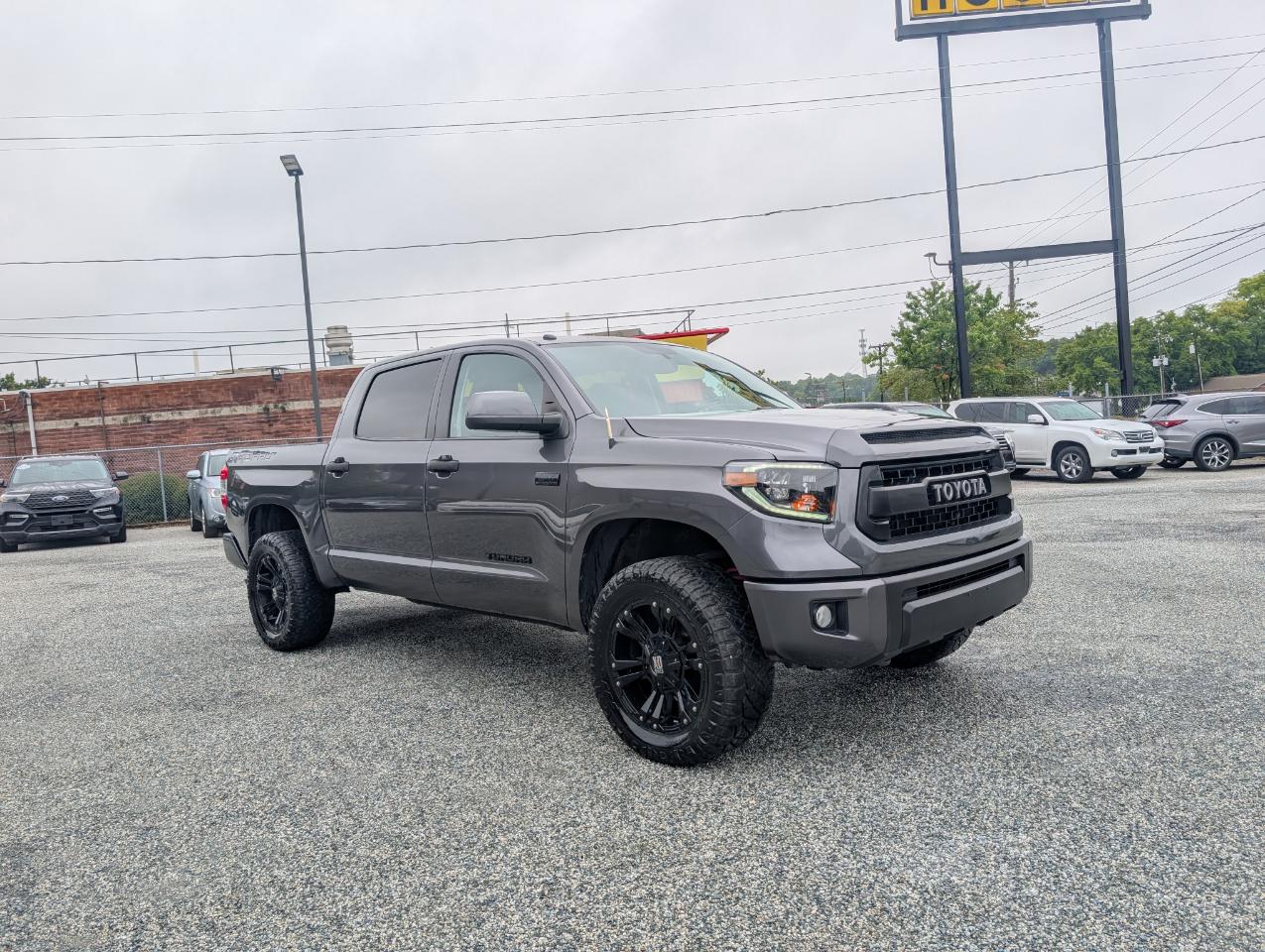 Toyota Tundra  2016