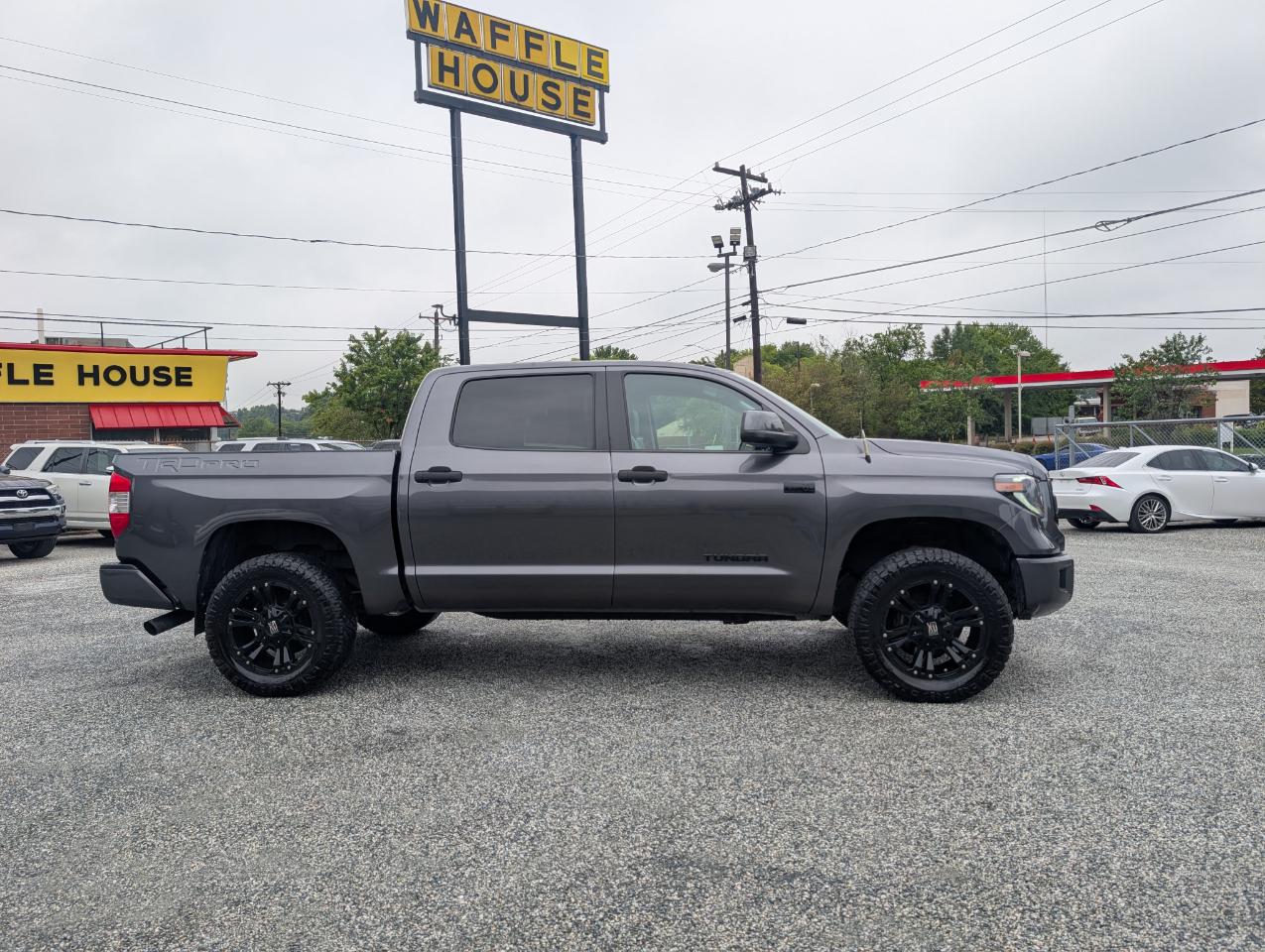Toyota Tundra  2016