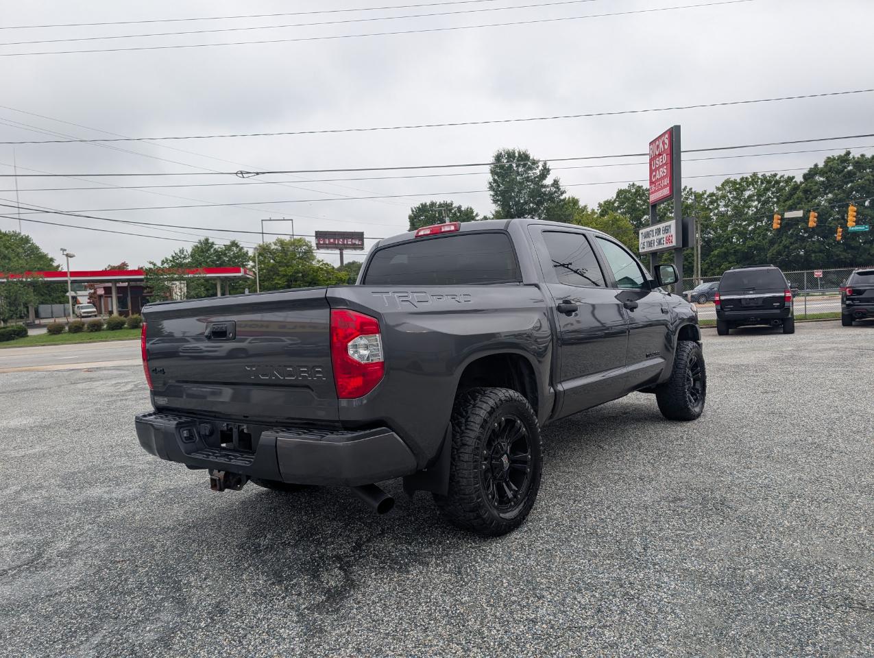 Toyota Tundra  2016