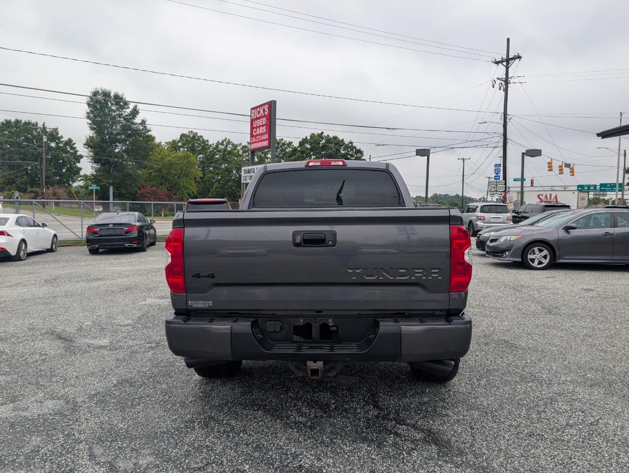 Toyota Tundra  2016