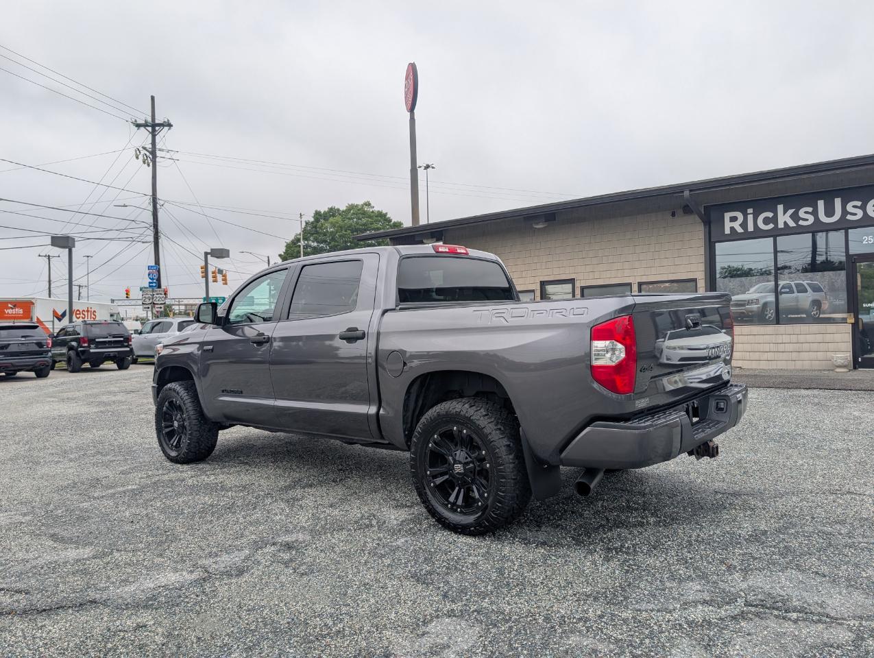 Toyota Tundra  2016
