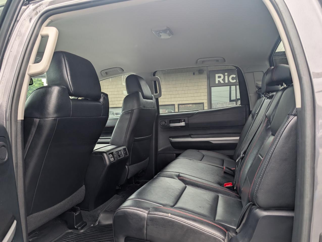 Toyota Tundra  2016
