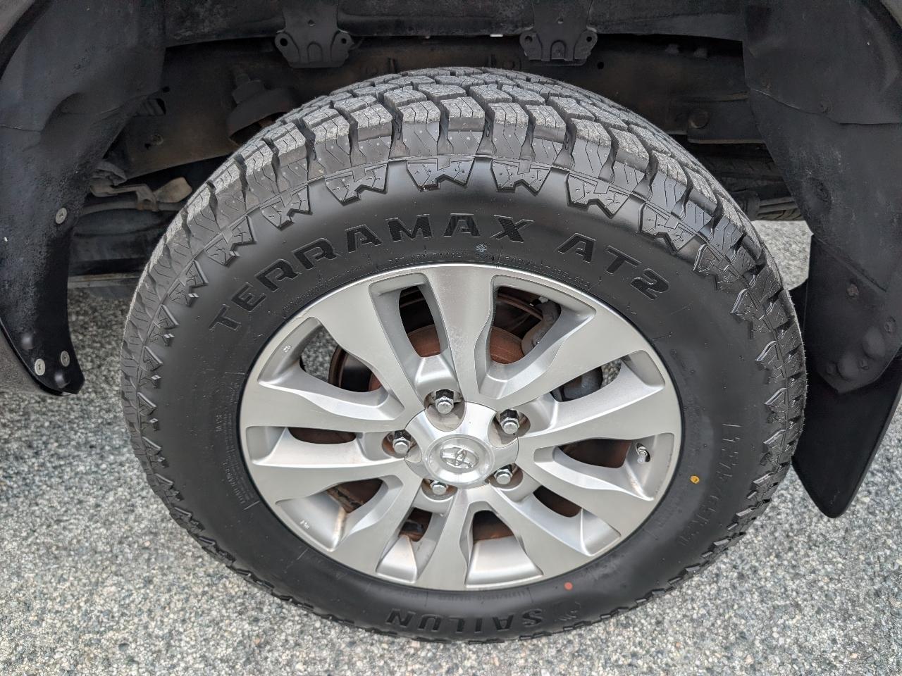 Toyota Tundra Limited CrewMax 4WD 2012