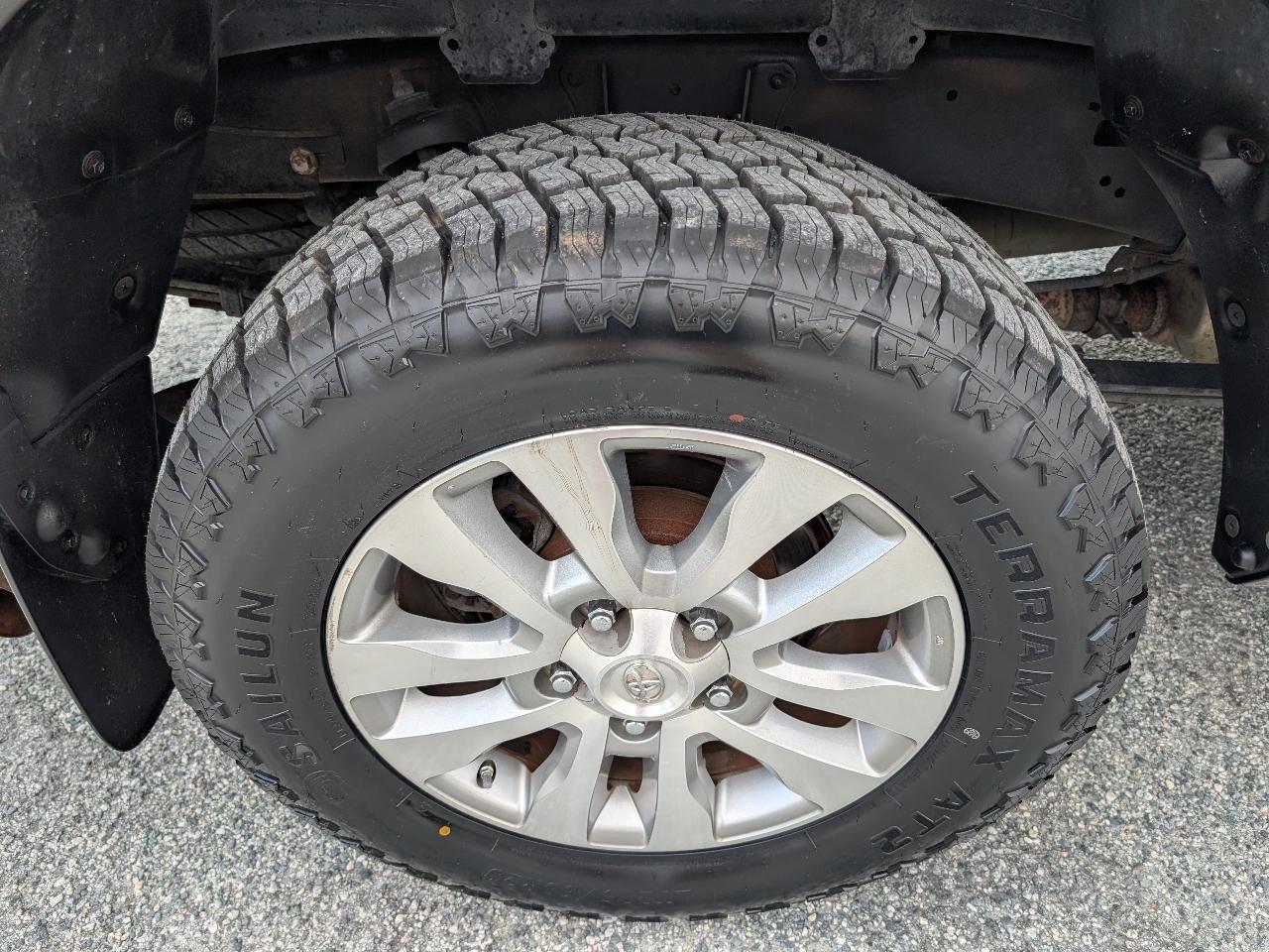 Toyota Tundra Limited CrewMax 4WD 2012