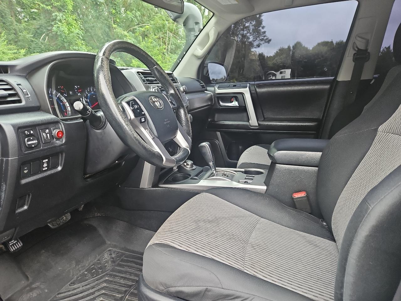 Toyota 4Runner SR5 4WD 2014