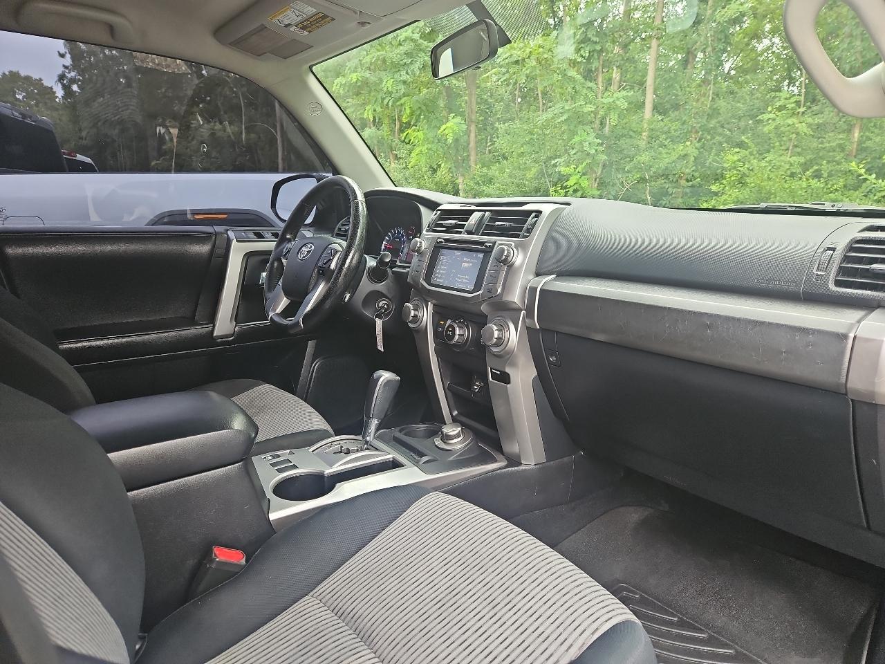Toyota 4Runner SR5 4WD 2014