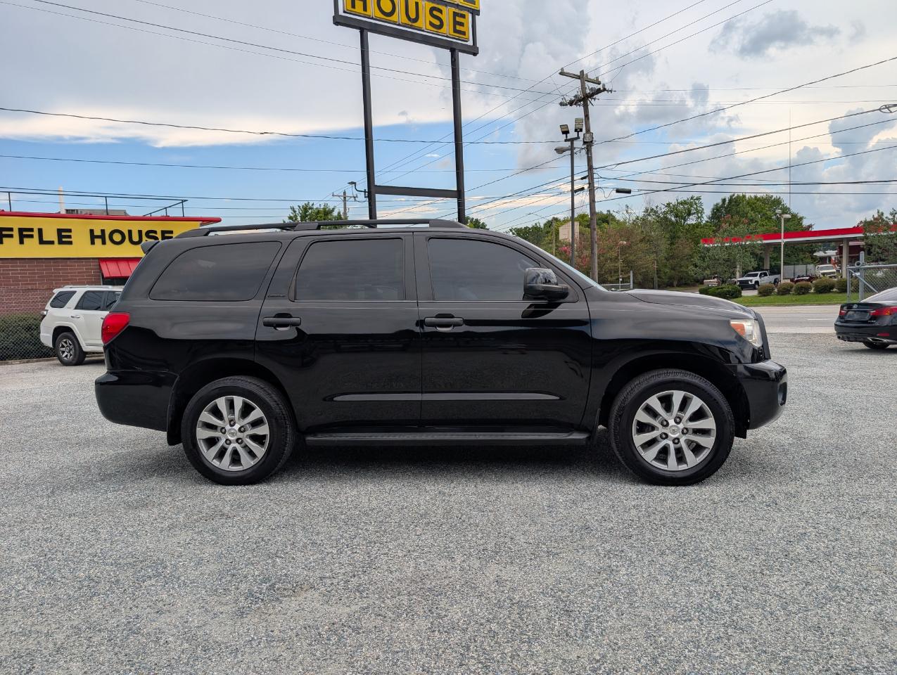 Toyota Sequoia Limited 4WD 2016