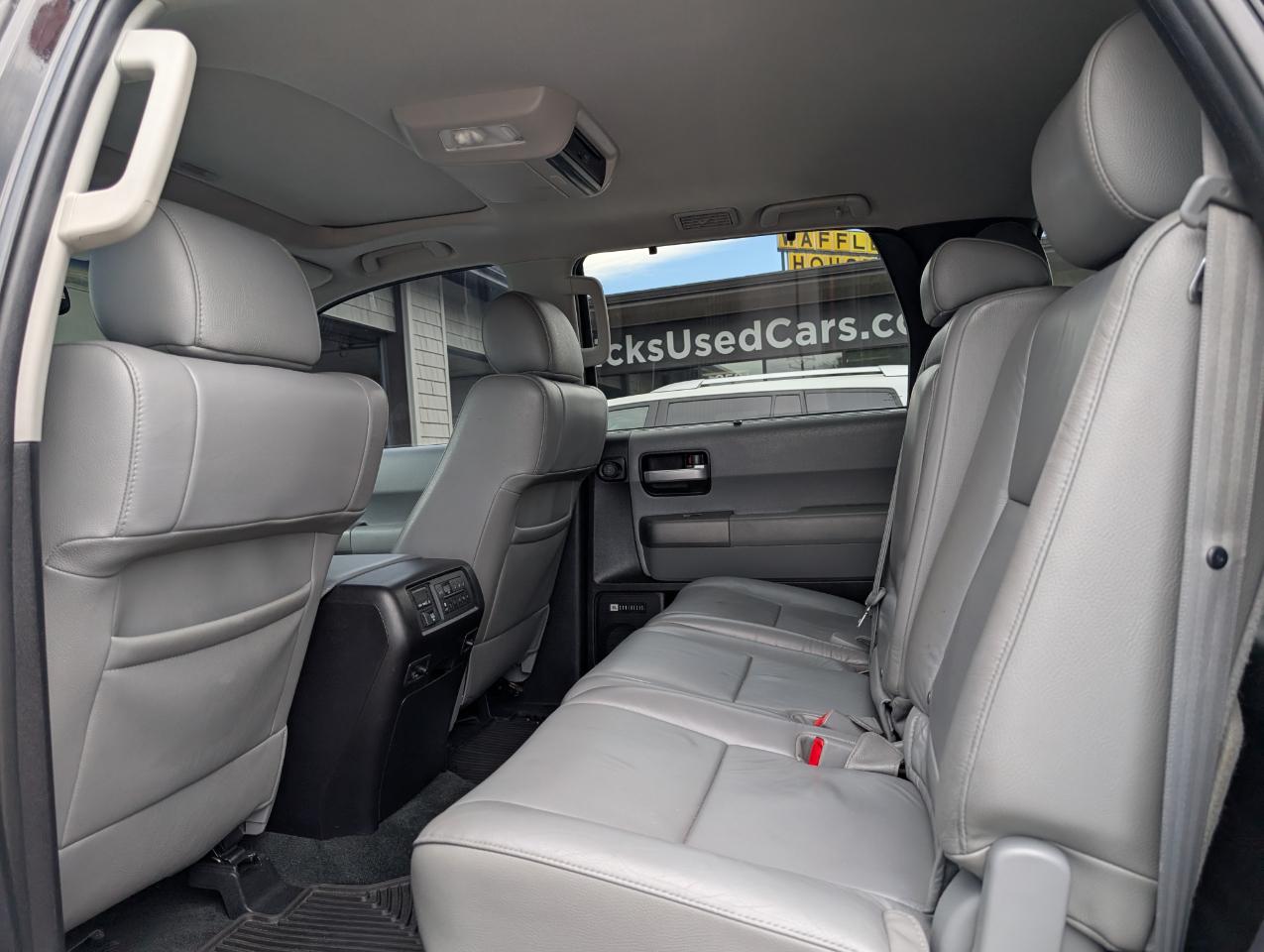 Toyota Sequoia Limited 4WD 2016