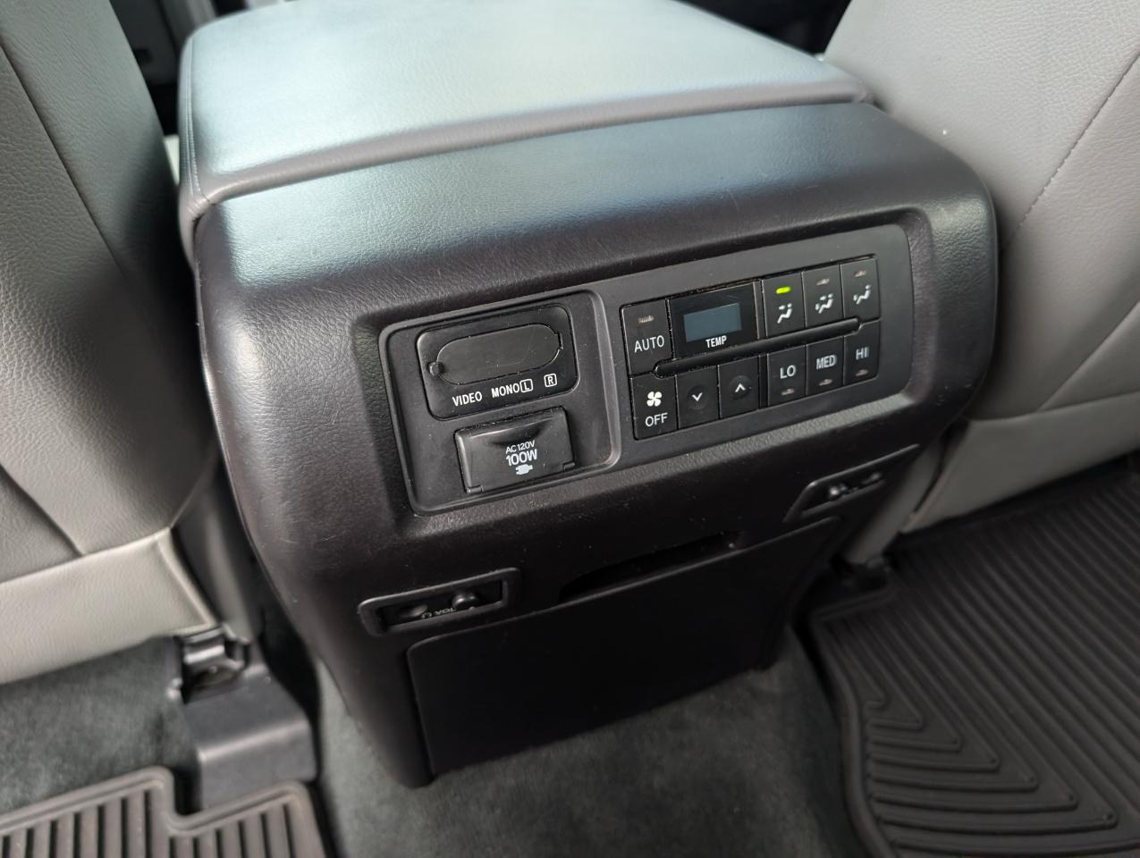 Toyota Sequoia Limited 4WD 2016