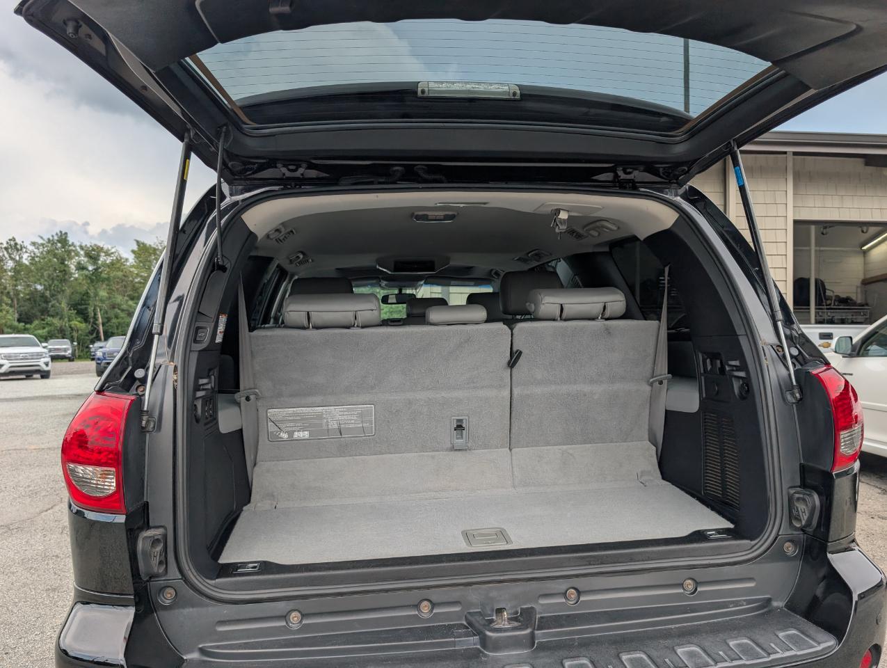 Toyota Sequoia Limited 4WD 2016