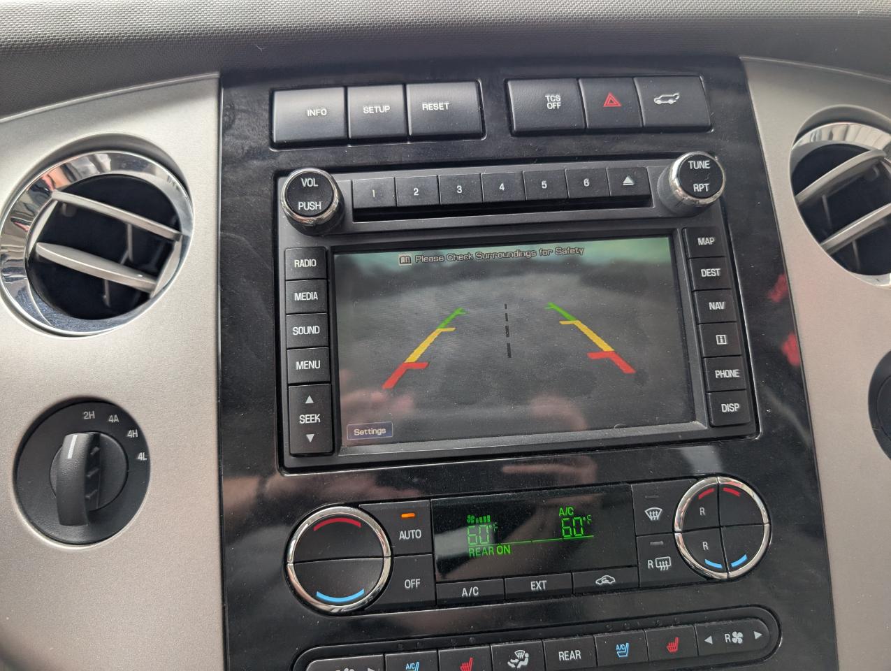 Ford Expedition EL  2012