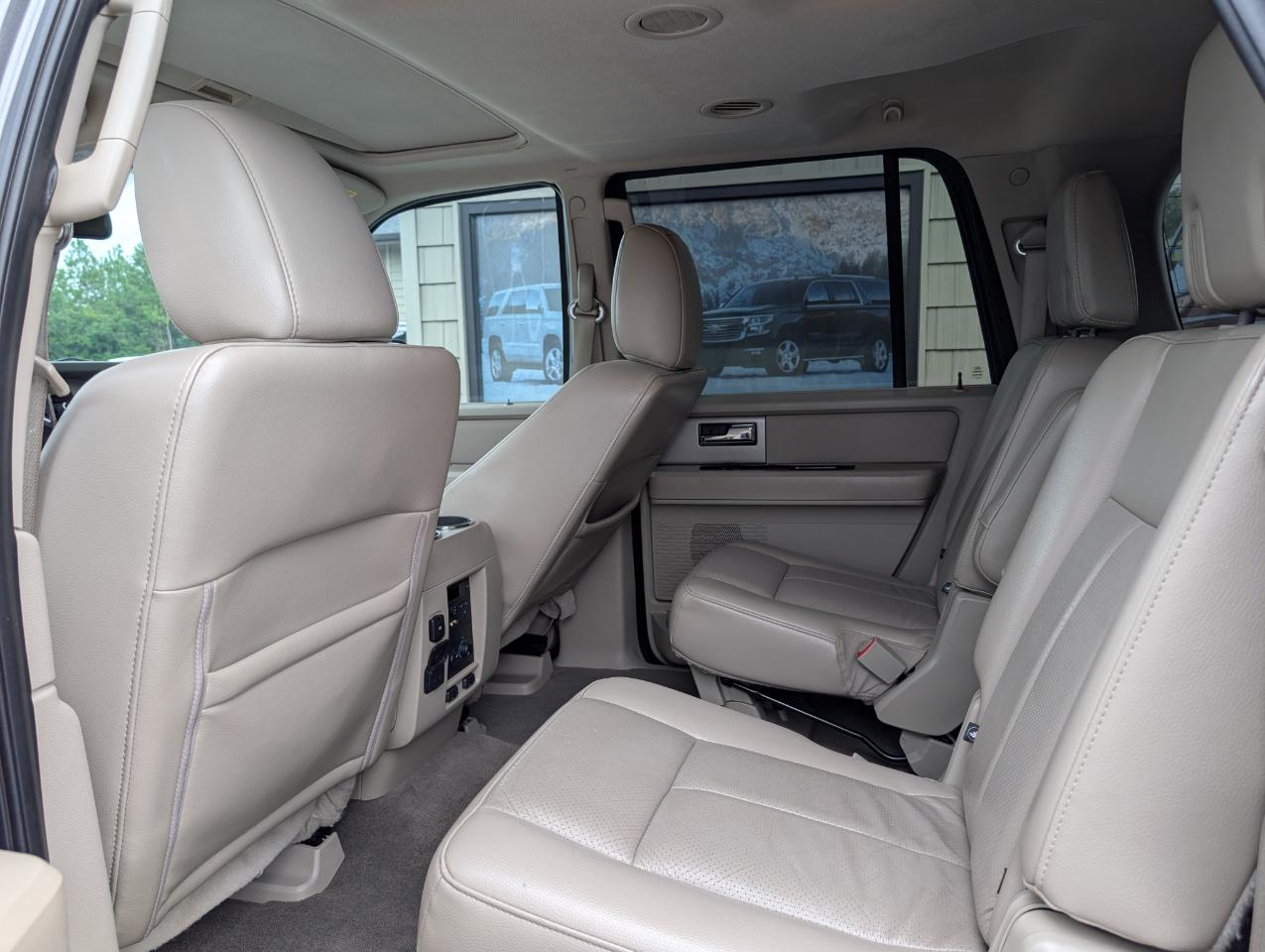 Ford Expedition EL  2012