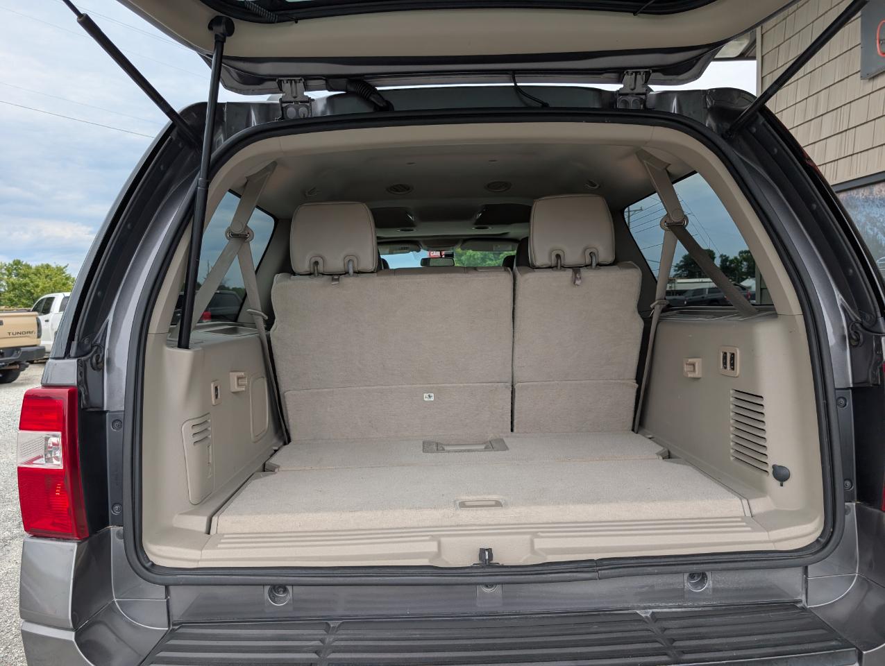Ford Expedition EL  2012