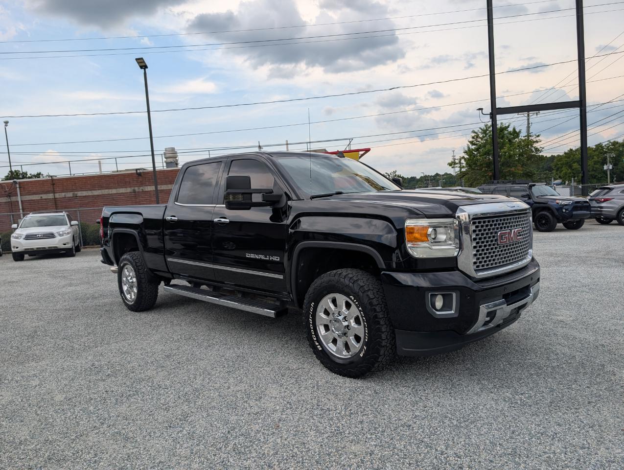 GMC Sierra 2500HD Denali Crew Cab 4WD 2015