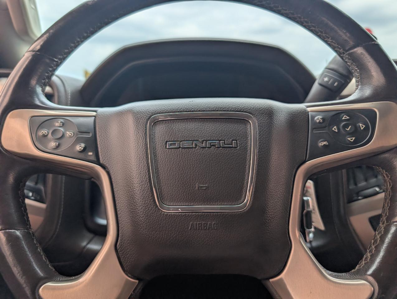 GMC Sierra 2500HD Denali Crew Cab 4WD 2015