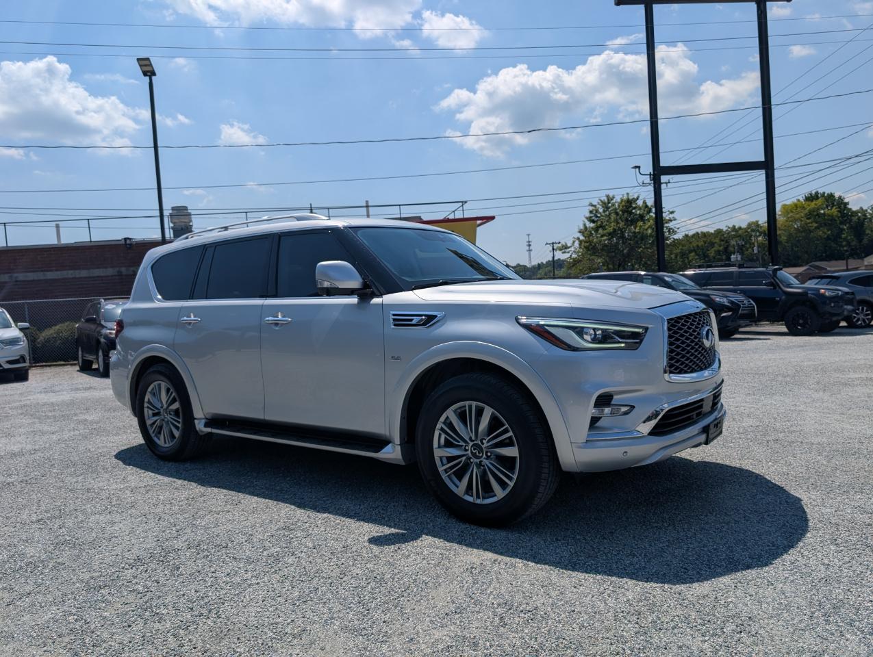 Infiniti QX80 LUXE 2019