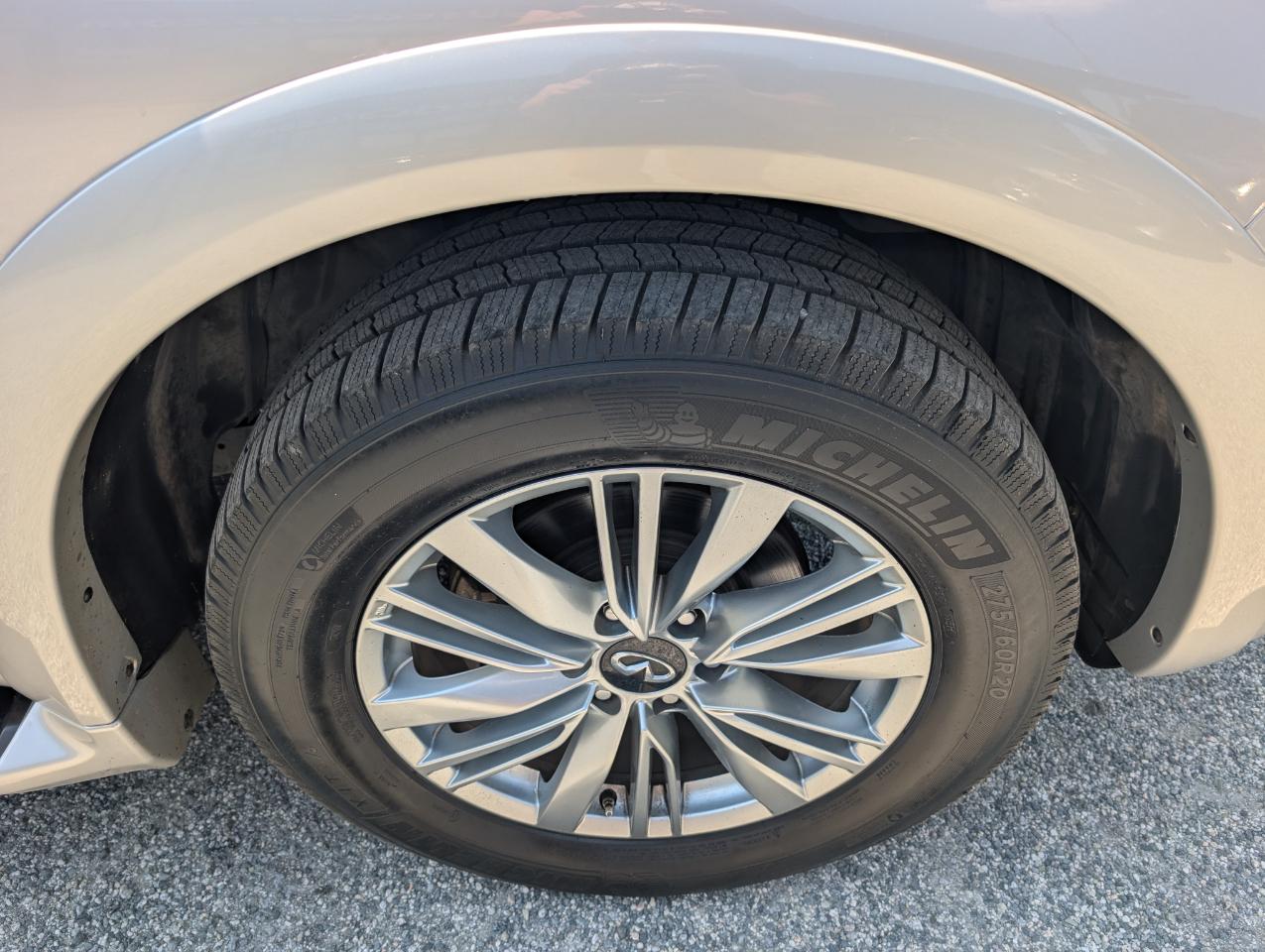 Infiniti QX80 LUXE 2019