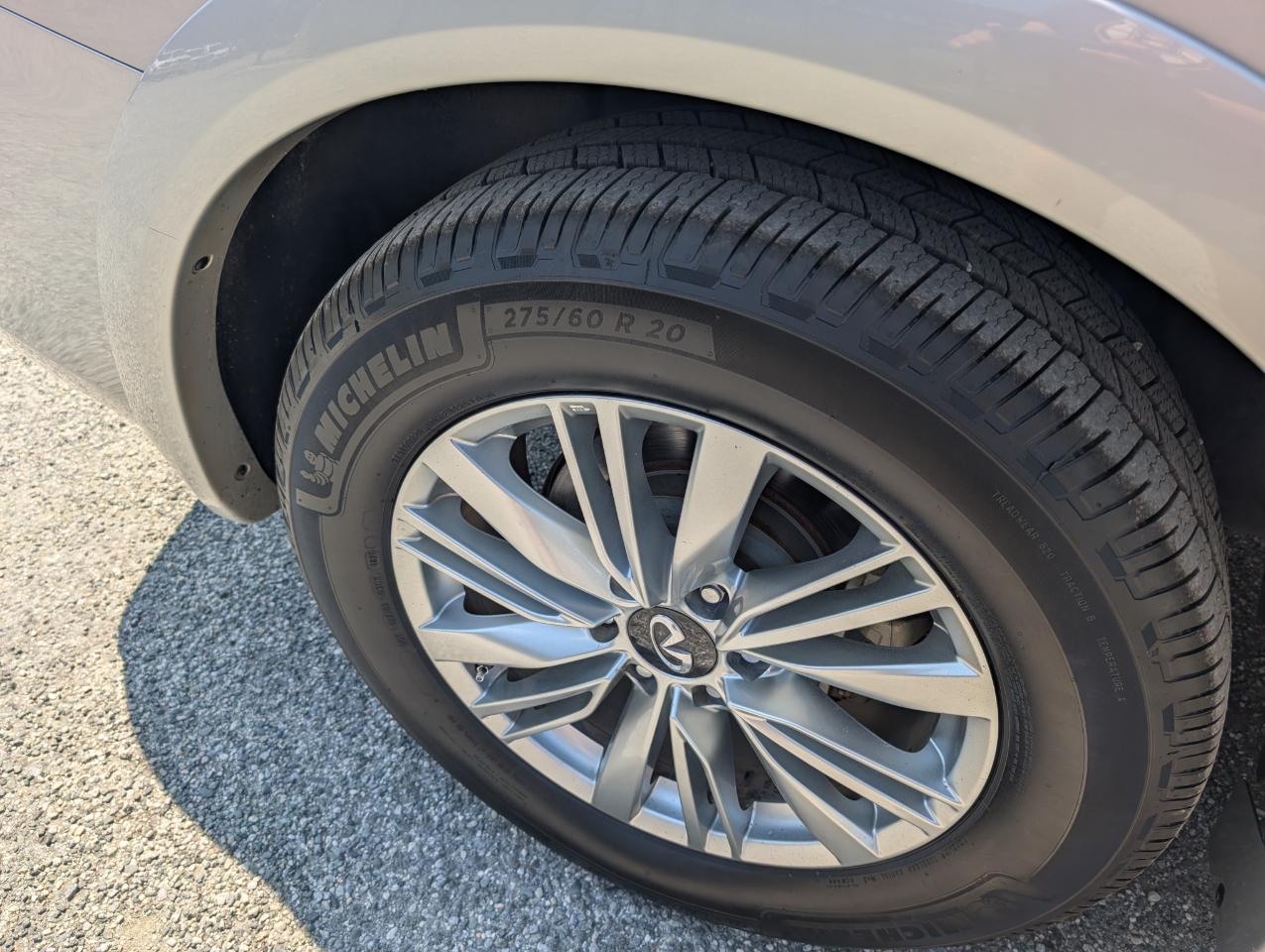 Infiniti QX80 LUXE 2019