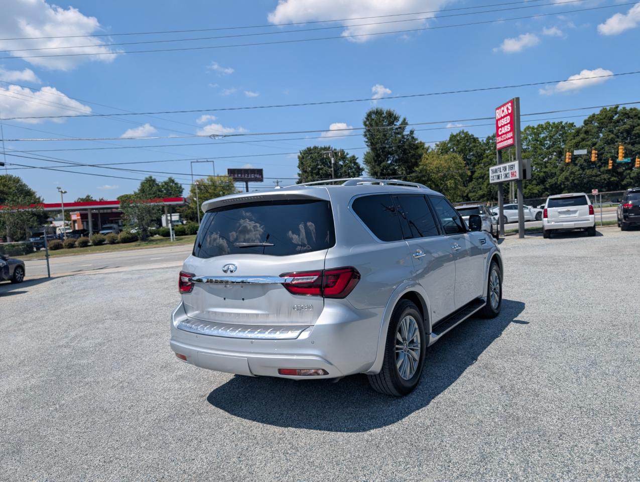 Infiniti QX80 LUXE 2019