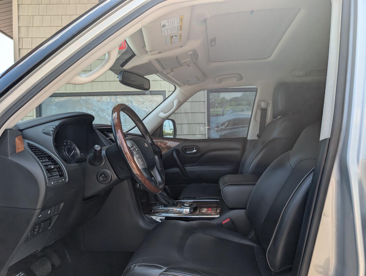Infiniti QX80 LUXE 2019