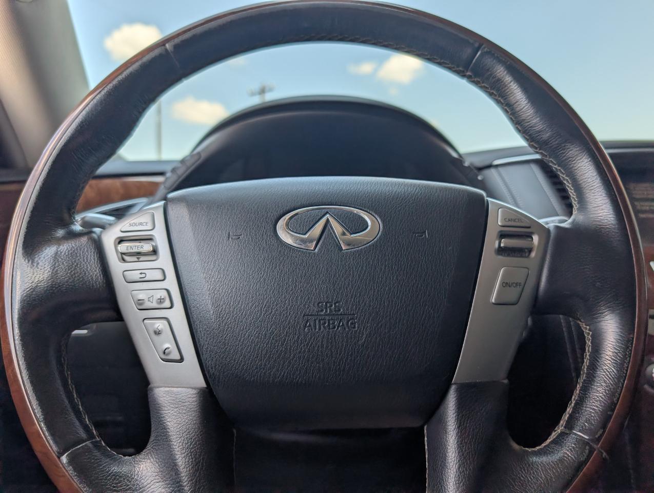Infiniti QX80 LUXE 2019