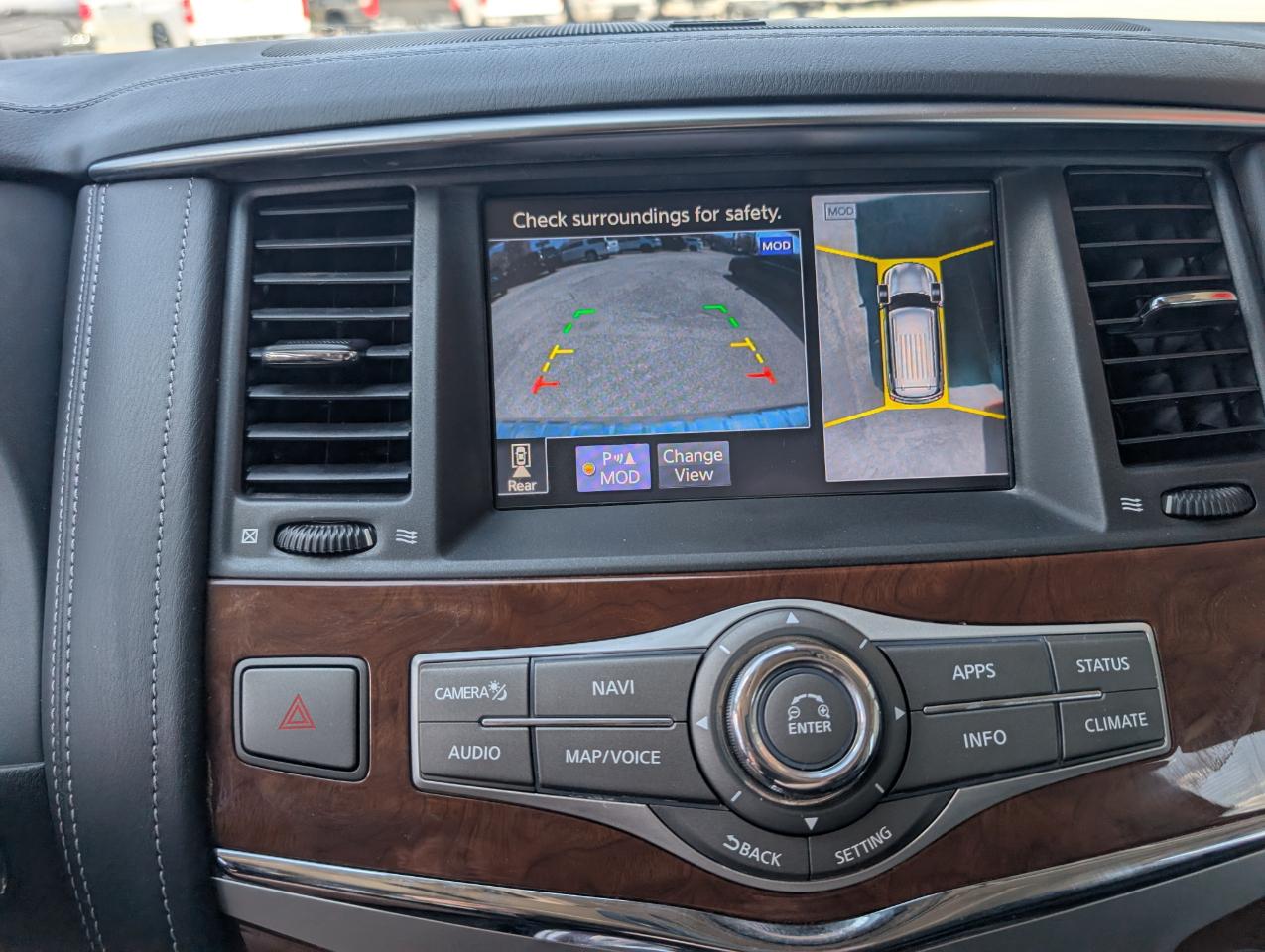 Infiniti QX80 LUXE 2019