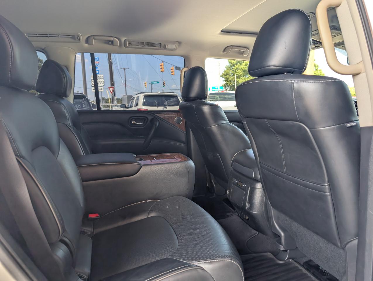 Infiniti QX80 LUXE 2019