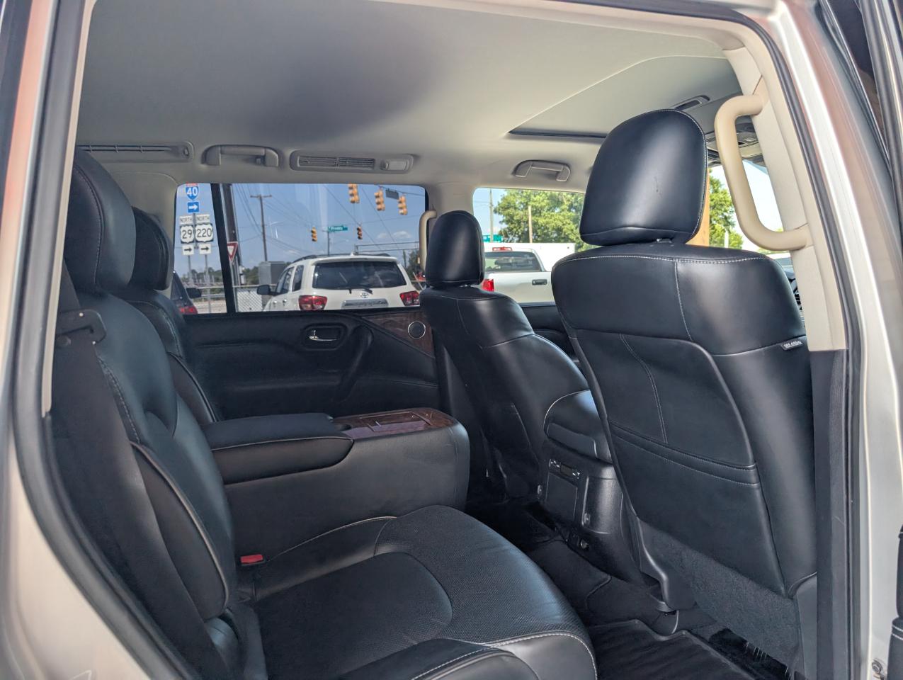 Infiniti QX80 LUXE 2019