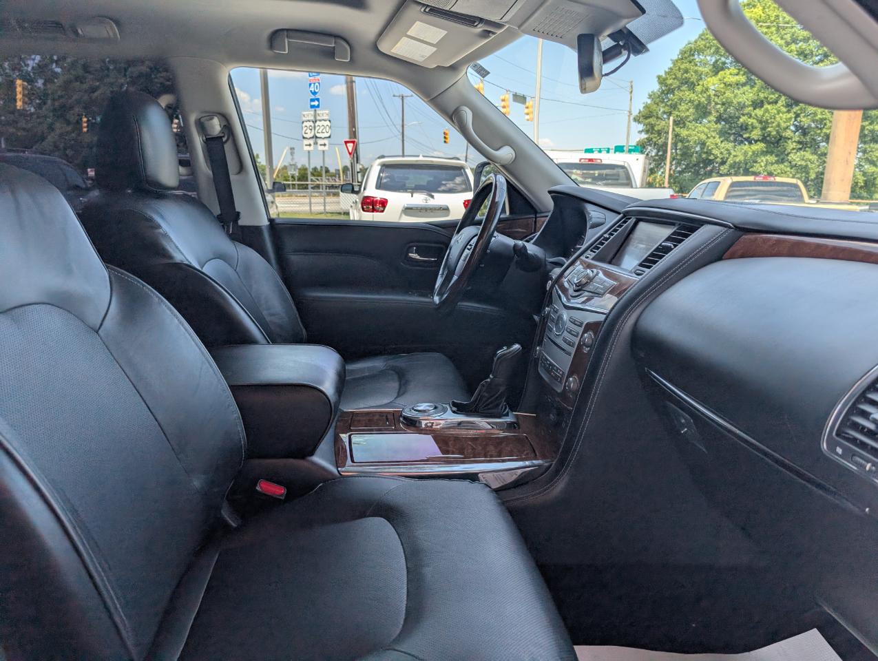 Infiniti QX80 LUXE 2019