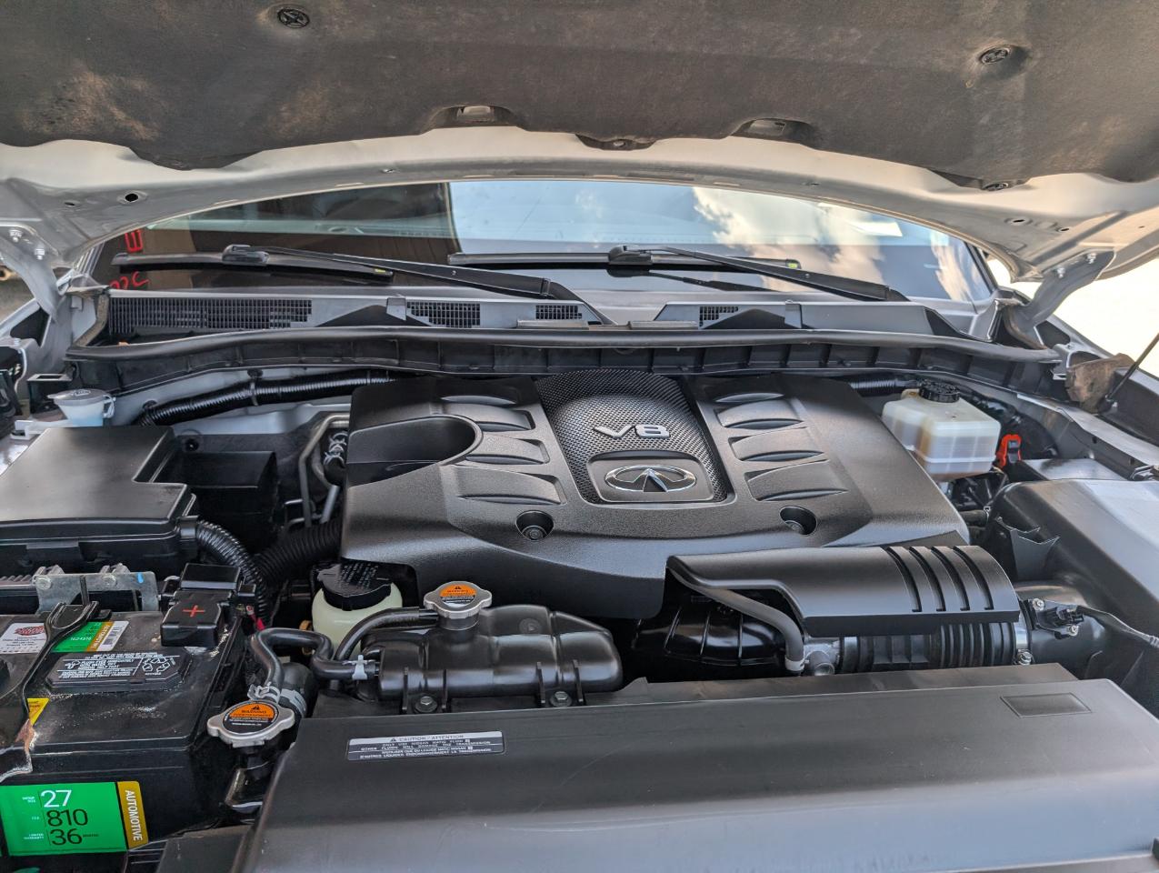 Infiniti QX80 LUXE 2019