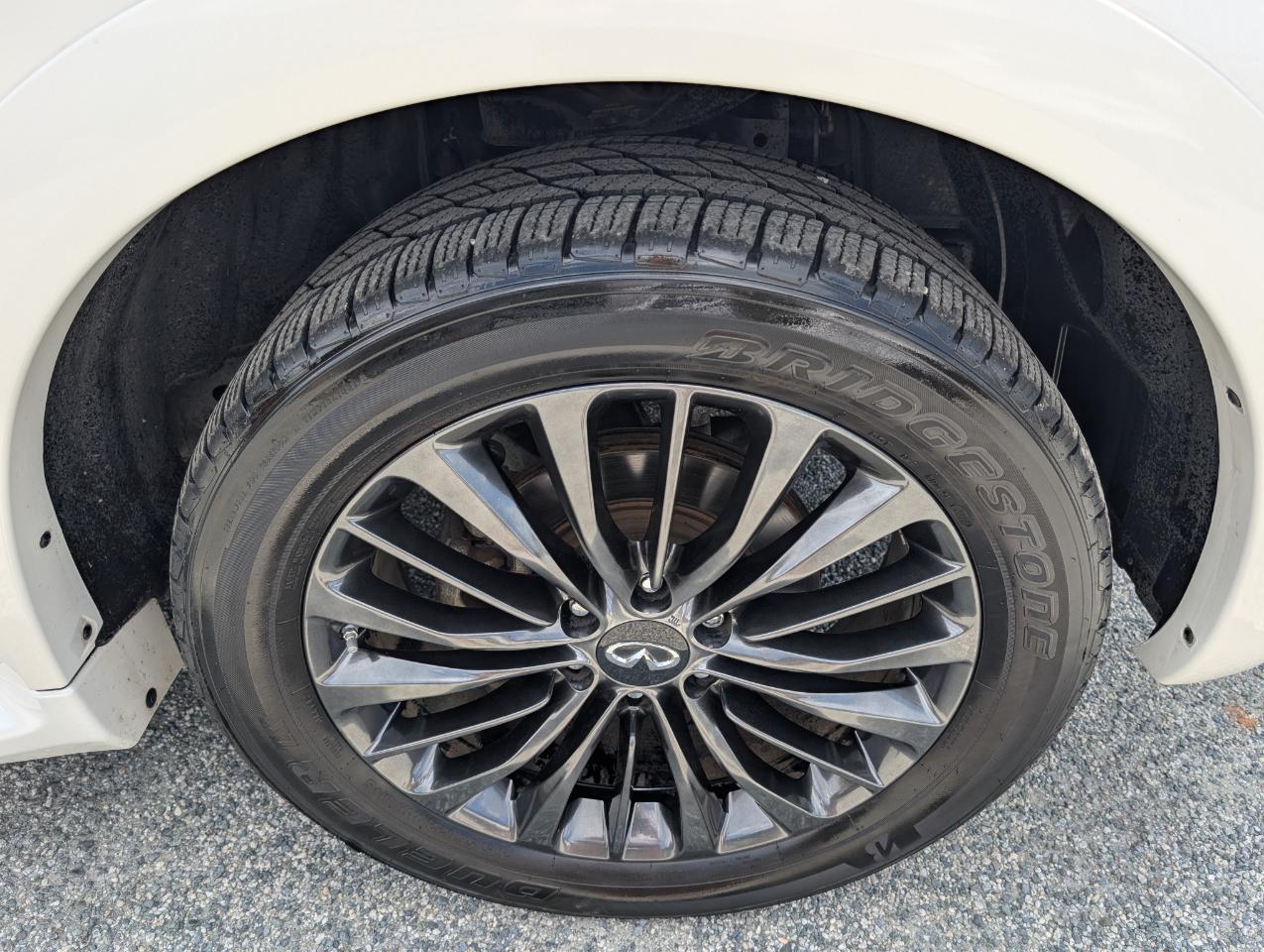 Infiniti QX80 LUXE 2020