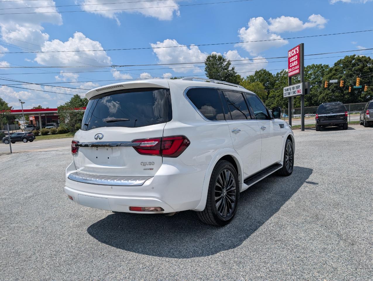 Infiniti QX80 LUXE 2020